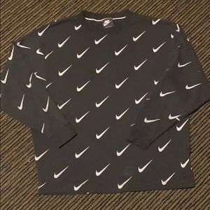 Nike pullover fairly used